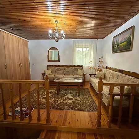 Geri Guesthouse จีโรคาสเตอร์ ภายนอก รูปภาพ