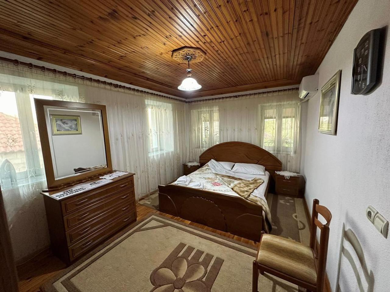 Geri Guesthouse จีโรคาสเตอร์ ภายนอก รูปภาพ