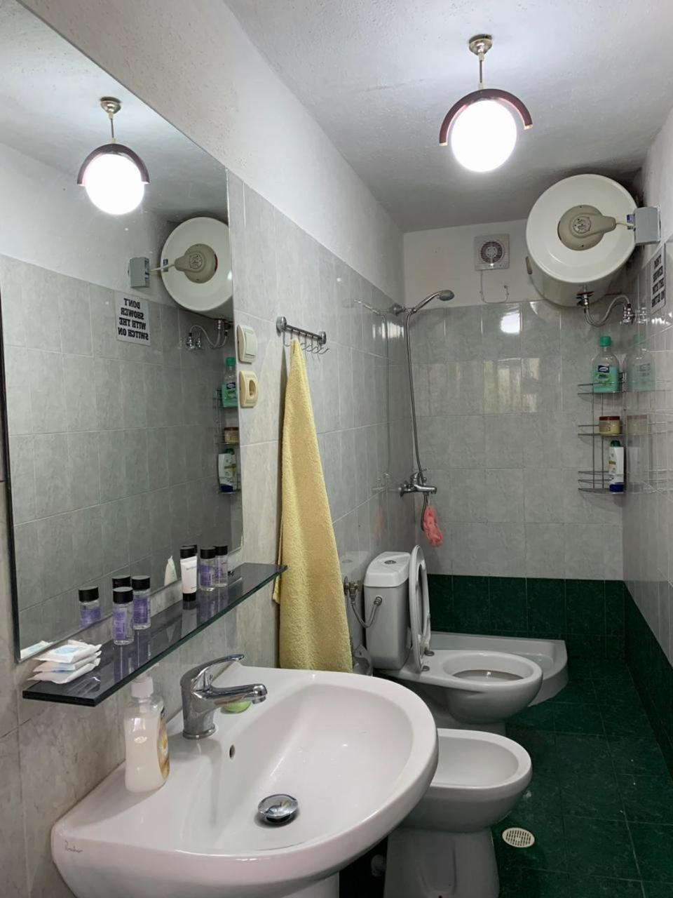 Geri Guesthouse จีโรคาสเตอร์ ภายนอก รูปภาพ